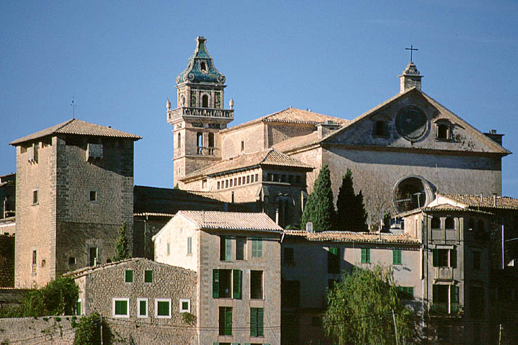 Cartuja and Palacio Rey Sancho in Valldemossa - click to go to next image