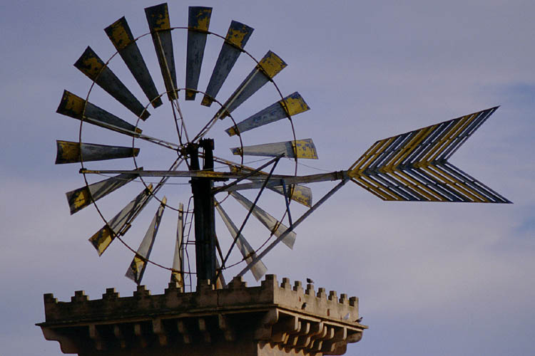 Windmill close to La Soledad - click to go to next image