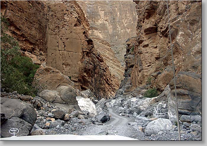 Wadi Guhl - narrow parts