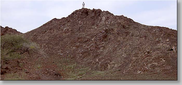 walking on ophiolitic mountains between Nakhl and Rustaq