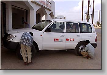 adjusting tyre air-pressure for driving in fine sand