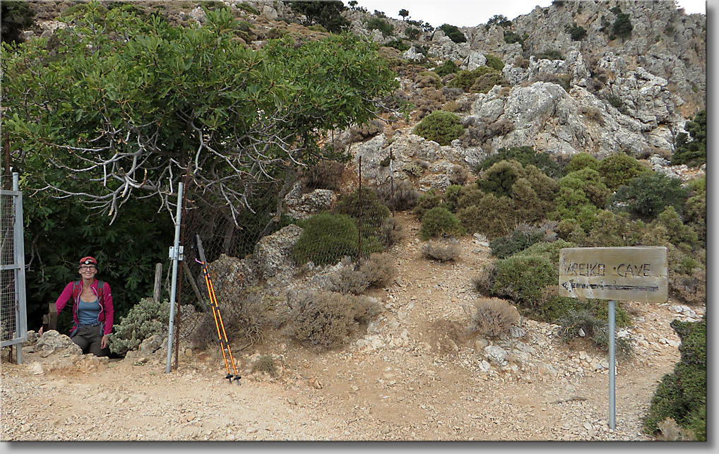 Vreiko Cave N 35.083413 E 25.999384 (c) Th.Gramanitsch 2017 Vreiko Cave N 35.083413 E 25.999384 (c) Th.Gramanitsch 2017